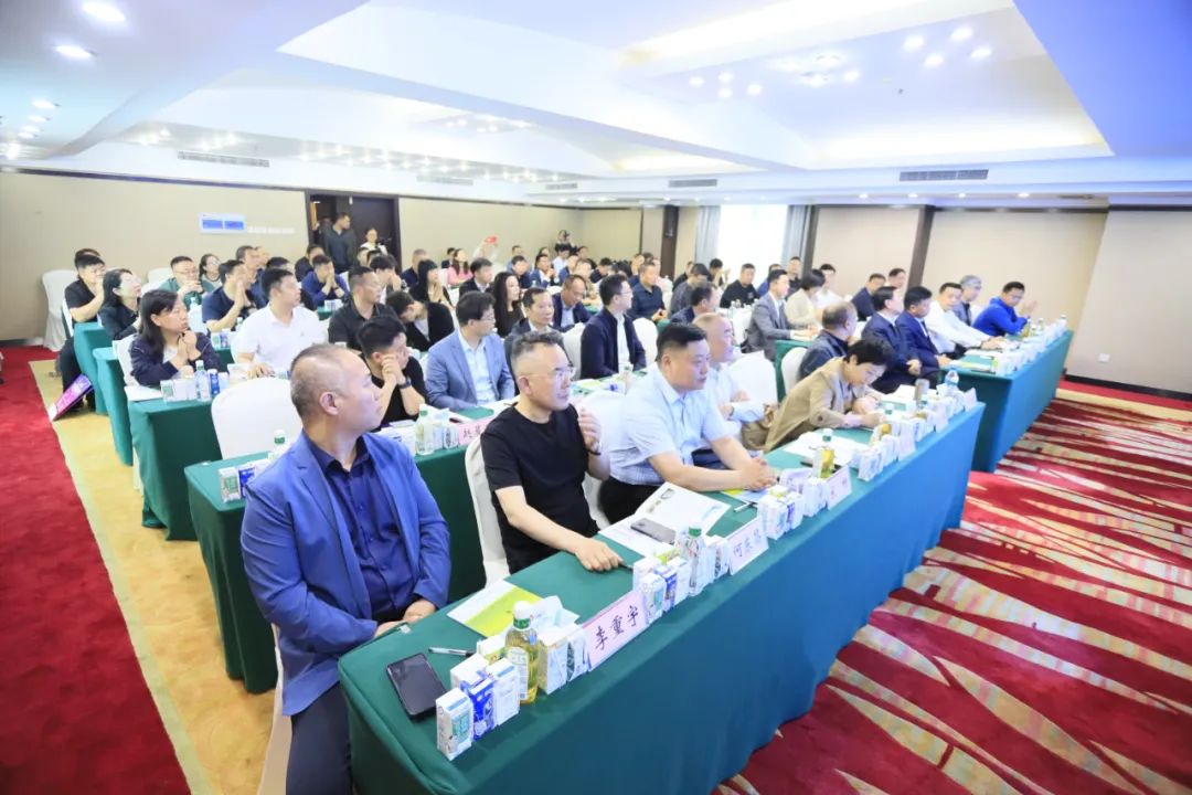河南省2024國(guó)家“學(xué)生飲用奶計(jì)劃”推廣工作推進(jìn)會(huì)在鄭州成功舉辦！