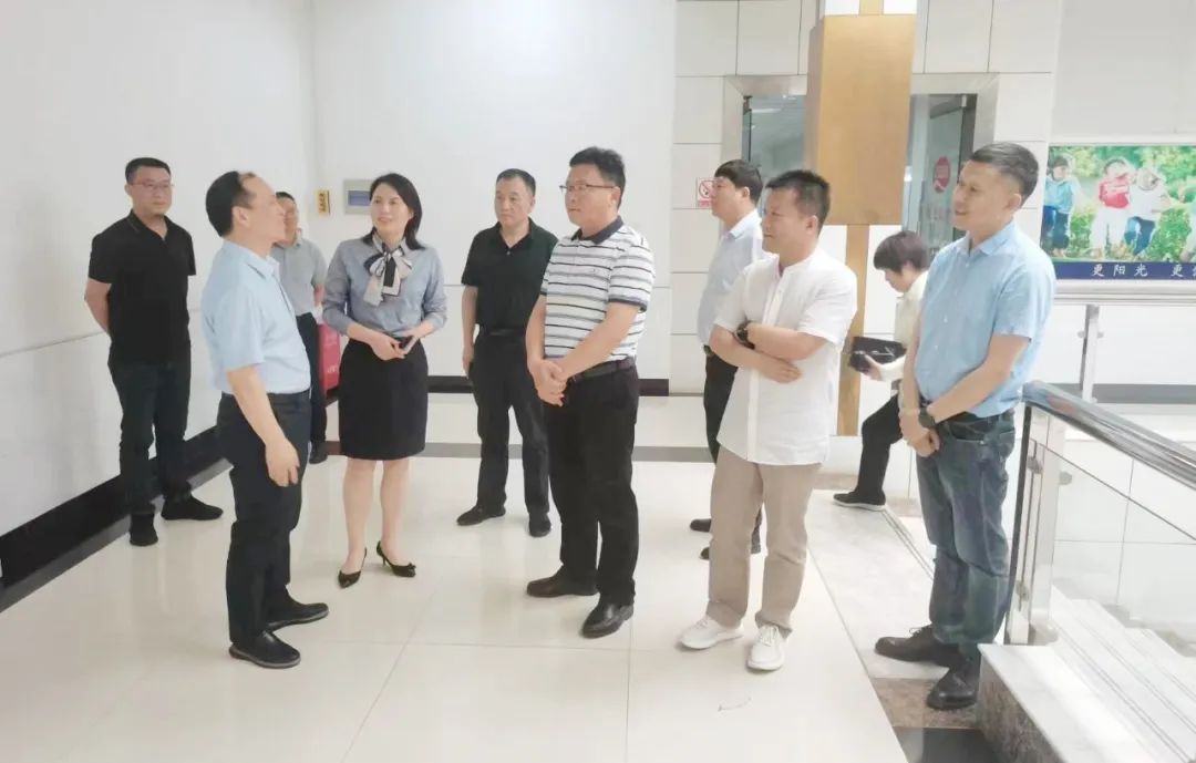 參觀拓思路 交流促發(fā)展 | 集團領導參加中乳協(xié)第二十九次年會暨中國（國際）乳業(yè)技術(shù)博覽會并到江西陽光乳業(yè)參觀座談