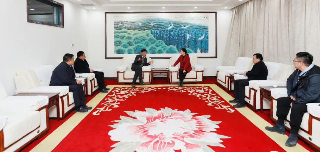 發(fā)揮產業(yè)優(yōu)勢 助力鄉(xiāng)村振興 | 民權縣委副書記、縣長王靜嫻會見關曉彥董事長一行
