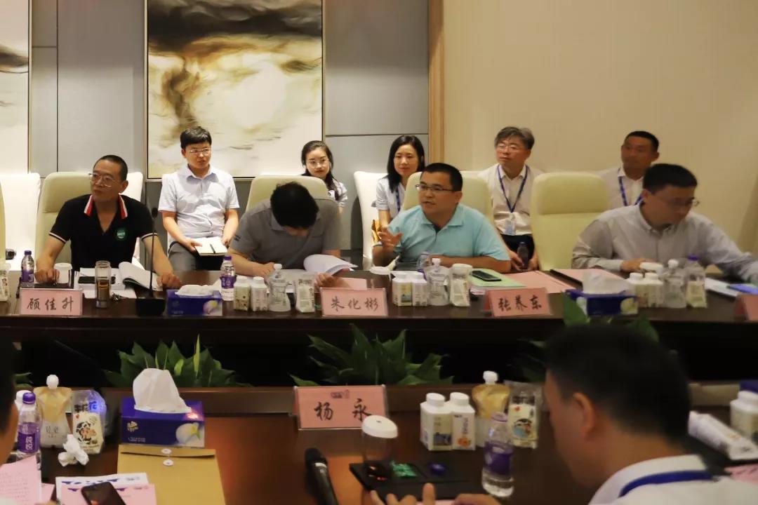河南首家！花花牛乳業(yè)集團(tuán)通過(guò)優(yōu)質(zhì)乳工程驗(yàn)收