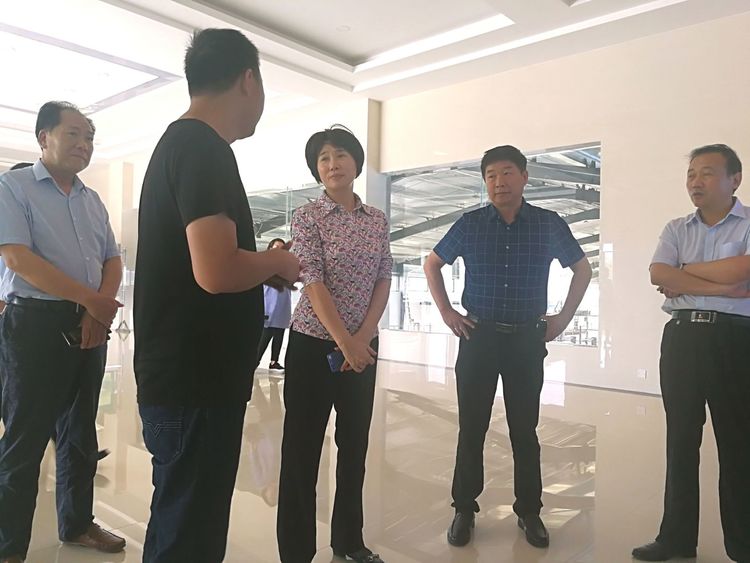 駐馬店市委常委、統(tǒng)戰(zhàn)部長姚新文 蒞臨花花牛乳業(yè)集團(tuán)總部調(diào)研