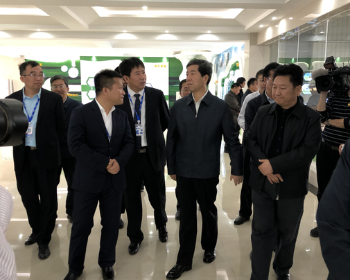 河南省委副書記、省長陳潤兒一行蒞臨 花花牛集團(tuán)魯山瑞亞牧業(yè)有限公司視察調(diào)研